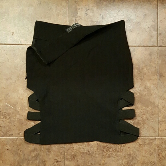 Black mini skirt size M - Picture 6 of 6